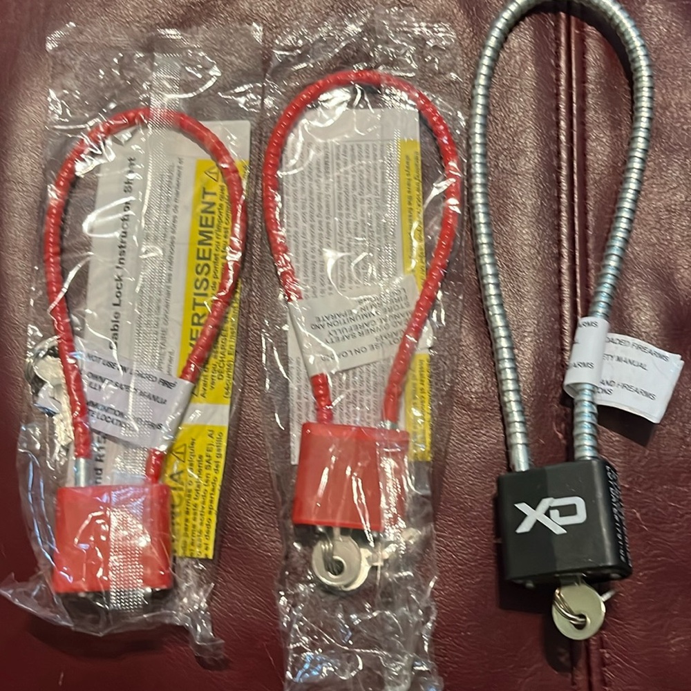 3 New Cable Gun Locks with Keys‎